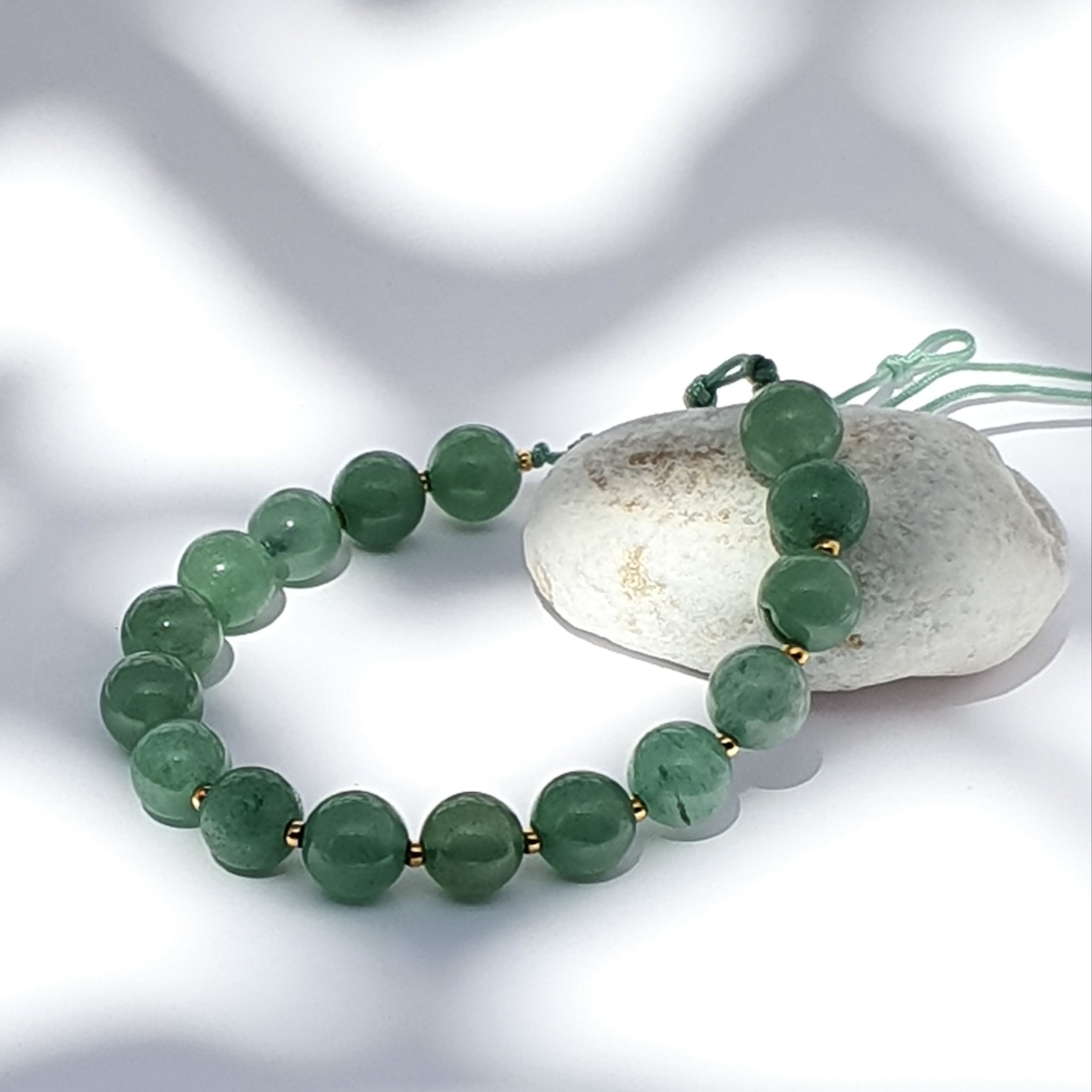 Armband mit grünen Jade Perlen hover